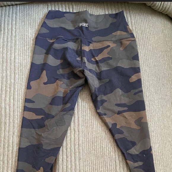 PINK Victorias Secret Camo Ultimate Leggings - Picture 3 of 6